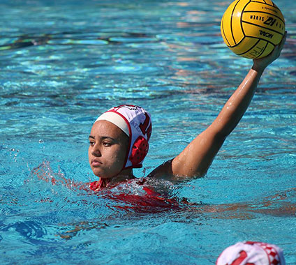 Katelin Harris ’22 playing water polo